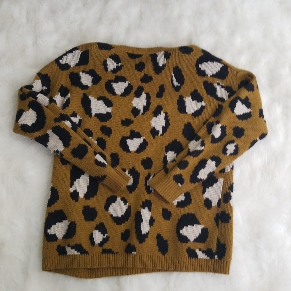 Sweater - Picture 4 of 4